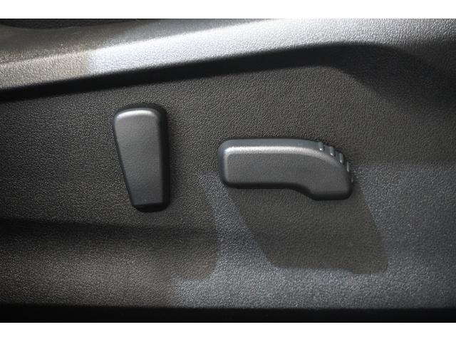 シートリフターやリクライニング等の調整を電動化！最適なシートポジションを提供します！