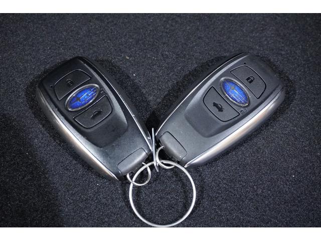 アクセスキーを携帯してドアハンドル内側に触れるだけで解錠、ドアハンドルのセンサーに触れるだけで施錠が可能です！