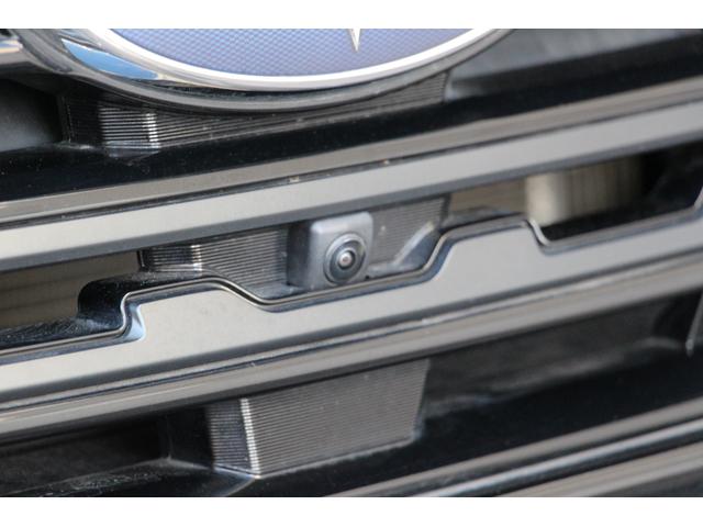 �t�����g�r���[�J�����B�t�����g�O�����ɑ������ꂽ�J�����f�����}���`�t�@���N�V�����f�B�X�v���C�ɕ\���B���Ԃ̑O���̗l�q���m�F�ł��A���ʂ��̈��������_�⒓�ԁE���i���Ȃǂ̑O���m�F�E���S���T�|�[�g���܂��B