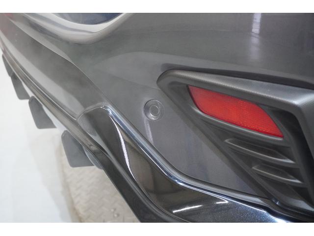 ��ގ��A�ԗ��㕔�ɑ������ꂽ�Z���T�[����Q�������m�B�Փ˂̉\�����L��ꍇ�͌x���\���ƌx�����Œ��ӂ����N�B��𑀍삪�Ȃ��ꍇ�͎ԗ����u���[�L�������A�Փˉ���܂��͔�Q���y�����܂��B