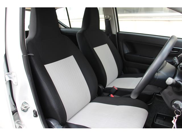 �t�����g�V�[�g�̃q�b�v�|�C���g�������A�΂ߏ�̎��E���L���邱�ƂŁA��Ƃ�̓����ԂƑO�����E���m�ۂ��Ă��܂��B�X�e�A�����O�͐g�̂ɋ߂��A�y�_���͏�����������݌v�ɂ��A��Ƃ肠��^�]�p����񋟂��܂��B