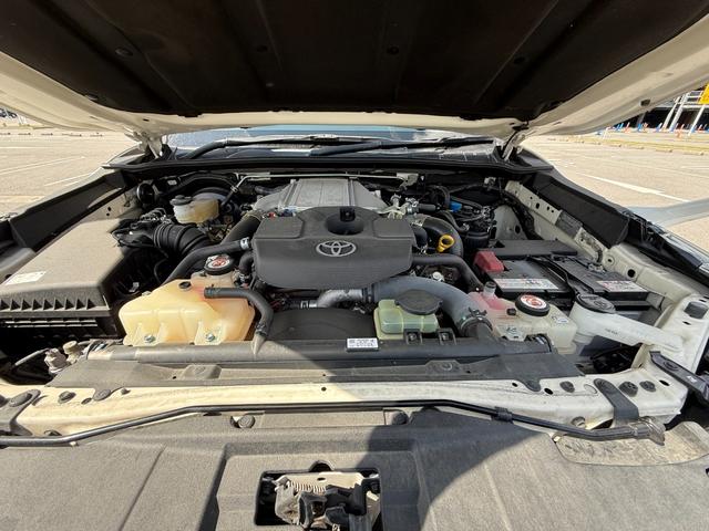 ハイラックス Ｘ　ＥＴＣ／過給器設定モデル／バックカメラ／Ｂｌｕｅｔｏｏｔｈ／ＣＤ／ＤＶＤ　４Ｘ４　ＵＳＢ　ＥＳＣ　助手席エアバッグ　カーテンエアバッグ　キーレス　エアコン　ＡＢＳ　ナビＴＶ　ＥＴＣ車載器　ＤＶＤ（10枚目）
