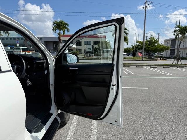 ハイラックス Ｘ　ＥＴＣ／過給器設定モデル／バックカメラ／Ｂｌｕｅｔｏｏｔｈ／ＣＤ／ＤＶＤ　４Ｘ４　ＵＳＢ　ＥＳＣ　助手席エアバッグ　カーテンエアバッグ　キーレス　エアコン　ＡＢＳ　ナビＴＶ　ＥＴＣ車載器　ＤＶＤ（17枚目）
