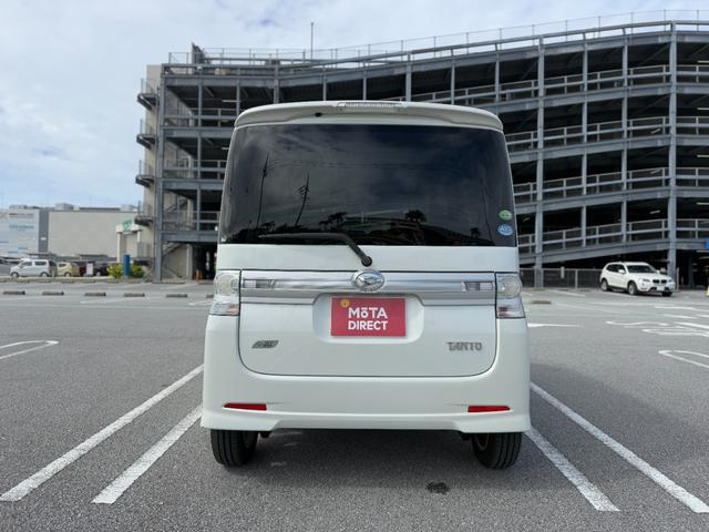 査定員が車両をしっかりチェック