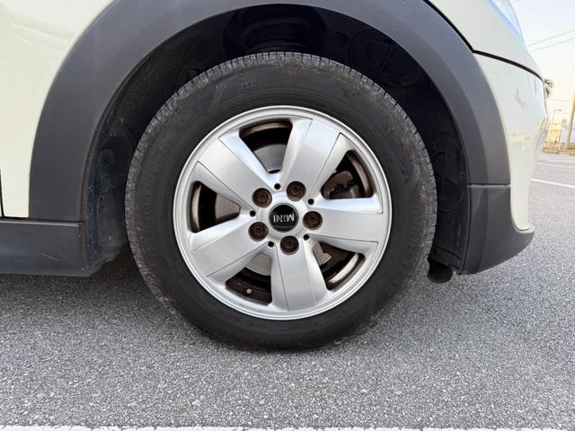 今までの中古車売買は市場に出回る中で、いくつもの業者や輸送費がかかっていて、購入時に大きなコストが上乗せされていました。ＭＯＴＡ　ＤＩＲＥＣＴはそんな中間コストを大幅に削減。だから安く販売！