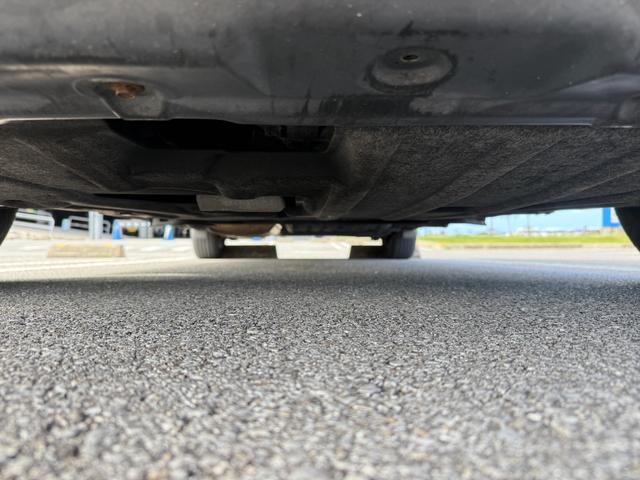 査定員が車両をしっかりチェック