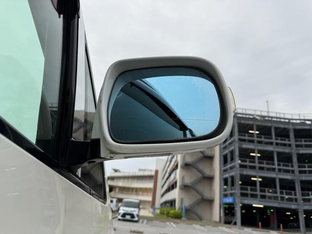 査定員が車両をしっかりチェック