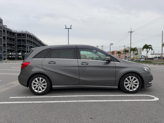 査定員が車両をしっかりチェック