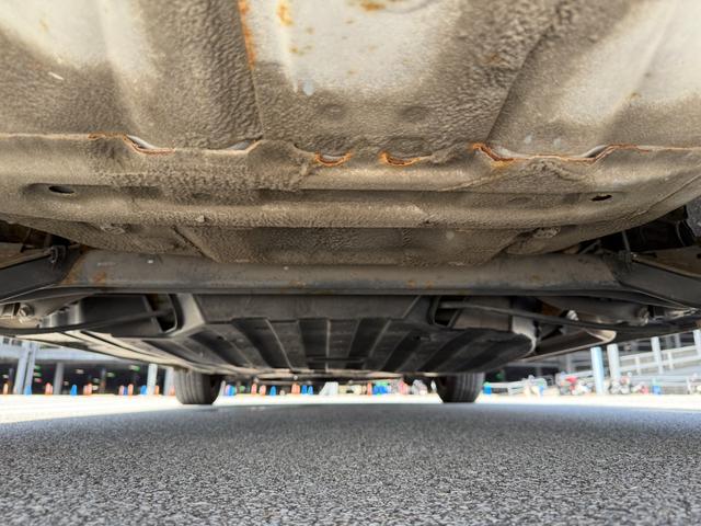 査定員が車両をしっかりチェック