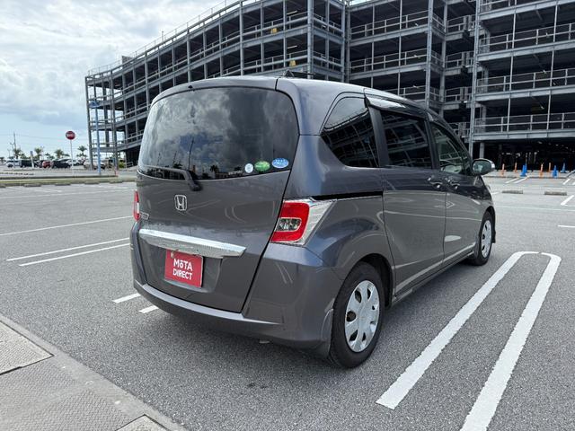 フリード Ｇ　プレミアムエディション　地デジＴＶ　盗難防止　ワンオーナー車　Ｄレコ　ＶＳＡ　電動格納ドアミラー　Ｂカメラ　ウォークスルー　オートクルーズ　キーレスキー　禁煙　パワステ　ＡＡＣ　ＥＴＣ車載器　パワーウィンド　ＡＢＳ　ＢＴ接続（5枚目）