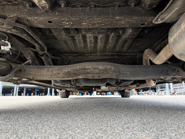 フリード Ｇ　プレミアムエディション　地デジＴＶ　盗難防止　ワンオーナー車　Ｄレコ　ＶＳＡ　電動格納ドアミラー　Ｂカメラ　ウォークスルー　オートクルーズ　キーレスキー　禁煙　パワステ　ＡＡＣ　ＥＴＣ車載器　パワーウィンド　ＡＢＳ　ＢＴ接続（13枚目）