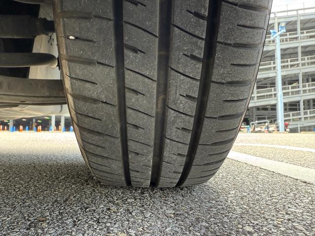 フリード Ｇ　プレミアムエディション　地デジＴＶ　盗難防止　ワンオーナー車　Ｄレコ　ＶＳＡ　電動格納ドアミラー　Ｂカメラ　ウォークスルー　オートクルーズ　キーレスキー　禁煙　パワステ　ＡＡＣ　ＥＴＣ車載器　パワーウィンド　ＡＢＳ　ＢＴ接続（16枚目）