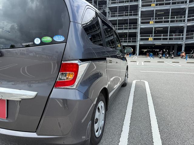 フリード Ｇ　プレミアムエディション　地デジＴＶ　盗難防止　ワンオーナー車　Ｄレコ　ＶＳＡ　電動格納ドアミラー　Ｂカメラ　ウォークスルー　オートクルーズ　キーレスキー　禁煙　パワステ　ＡＡＣ　ＥＴＣ車載器　パワーウィンド　ＡＢＳ　ＢＴ接続（18枚目）