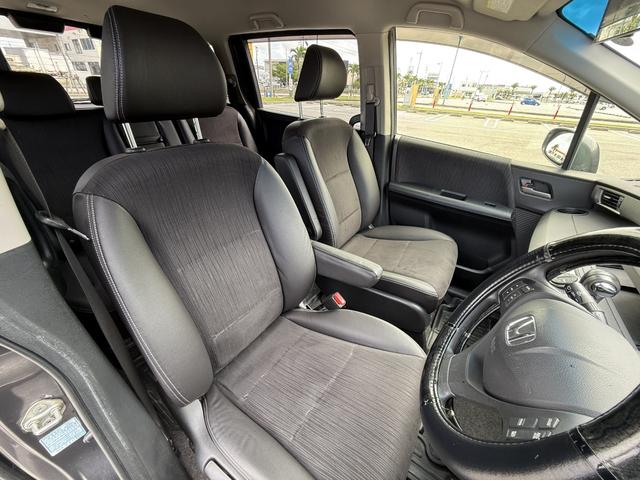 フリード Ｇ　プレミアムエディション　地デジＴＶ　盗難防止　ワンオーナー車　Ｄレコ　ＶＳＡ　電動格納ドアミラー　Ｂカメラ　ウォークスルー　オートクルーズ　キーレスキー　禁煙　パワステ　ＡＡＣ　ＥＴＣ車載器　パワーウィンド　ＡＢＳ　ＢＴ接続（22枚目）