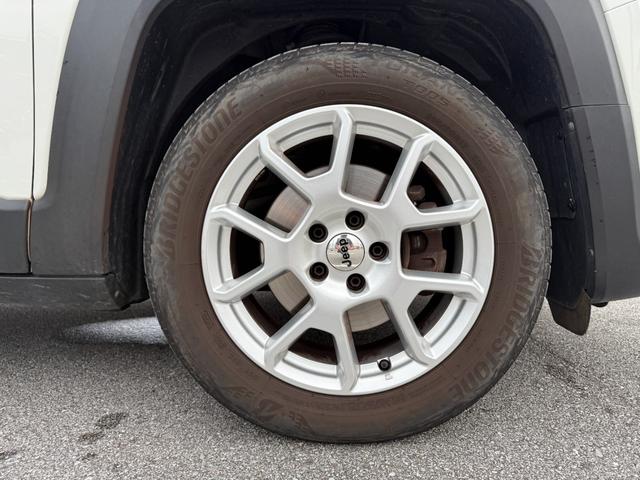 ジープ・レネゲード リミテッド 障害物センサー/横滑り防止装置/クルーズコントロール/シートヒーター シートヒータ バックガイドモニター bluetooth 本革 ETC付 Wエアバッグ LEDライト 電動シート キーレス ABS(13枚目)