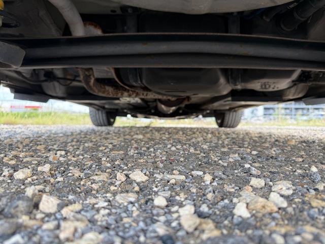 査定員が車両をしっかりチェック