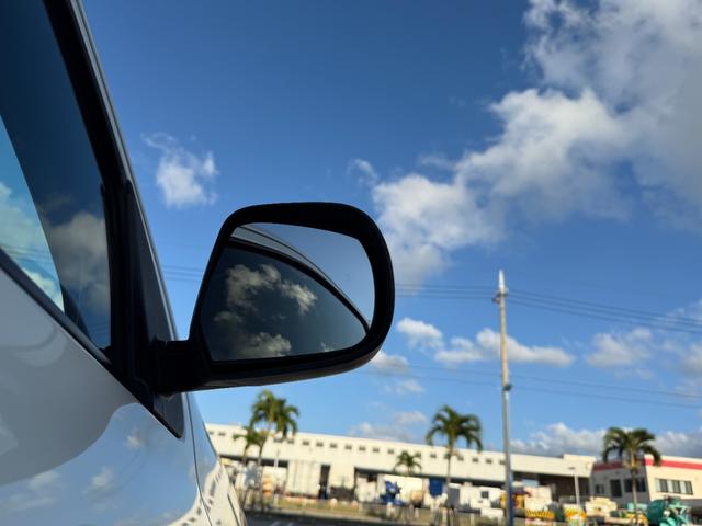 査定員が車両をしっかりチェック