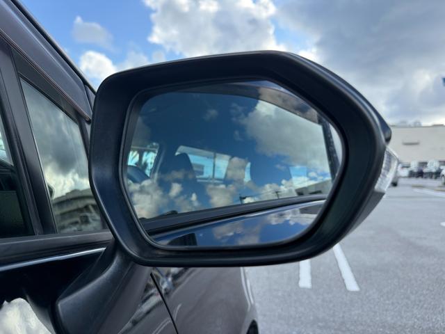 査定員が車両をしっかりチェック