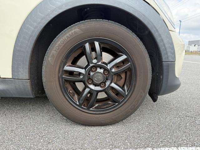 今までの中古車売買は市場に出回る中で、いくつもの業者や輸送費がかかっていて、購入時に大きなコストが上乗せされていました。ＭＯＴＡ　ＤＩＲＥＣＴはそんな中間コストを大幅に削減。だから安く販売！