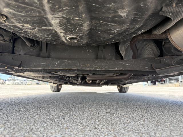 査定員が車両をしっかりチェック