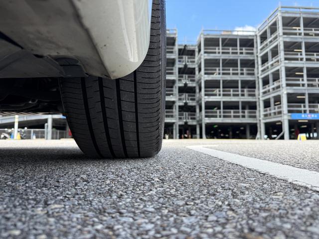 今までの中古車売買は市場に出回る中で、いくつもの業者や輸送費がかかっていて、購入時に大きなコストが上乗せされていました。ＭＯＴＡ　ＤＩＲＥＣＴはそんな中間コストを大幅に削減。だから安く販売！