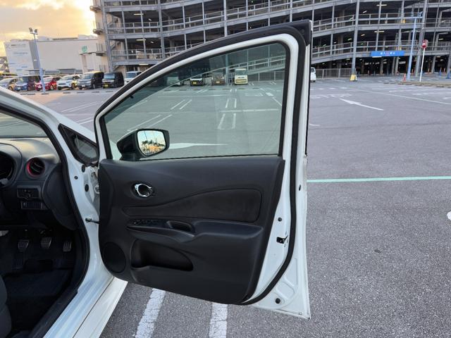 ノート ニスモ S Bluetooth/CD/ミュージックプレイヤー接続可 パワーステアリング ミュージックプレイヤー接続可 電動格納ドアミラー 助手席エアバック 運転席エアバック インテリジェントキー キーレス ABS(18枚目)