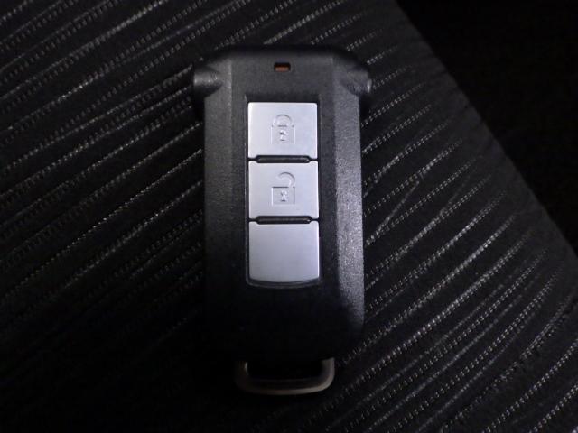 デイズルークス ハイウェイスターターボ 禁煙・純正ナビ・アラウンドビューモニター・ETC・インテリキー・両側電動スライドドア・リアシーリングファン・エマージェンシーブレーキ・踏み間違い防止アシスト・HID・アルミ・1オーナー ベンチシー(12枚目)