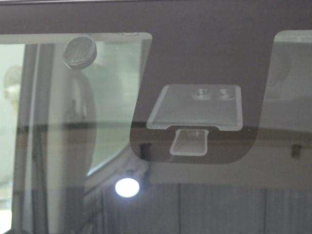 デイズルークス ハイウェイスターターボ 禁煙・純正ナビ・アラウンドビューモニター・ETC・インテリキー・両側電動スライドドア・リアシーリングファン・エマージェンシーブレーキ・踏み間違い防止アシスト・HID・アルミ・1オーナー ベンチシー(14枚目)