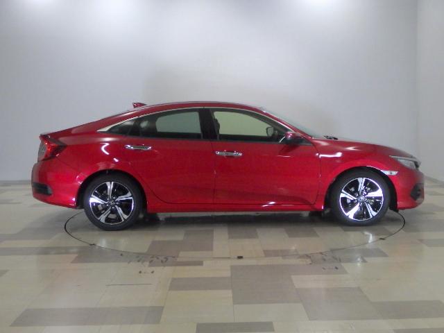 シビック セダン ホンダセンシング・純正ナビ・ETC・レザーインテリア・17インチアルミ・スマートキー・シートヒーター・パドルシフト・LED・オートハイビーム・1オーナー サイドエアバッグ ワンオーナー車 USB(6枚目)