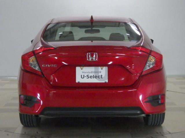 シビック セダン ホンダセンシング・純正ナビ・ETC・レザーインテリア・17インチアルミ・スマートキー・シートヒーター・パドルシフト・LED・オートハイビーム・1オーナー サイドエアバッグ ワンオーナー車 USB(8枚目)