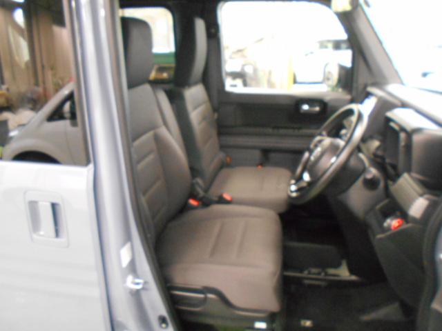 N-VAN ファン デモUP・禁煙・8インチナビ・USB接続コード・前後ドラレコ・ETC・スマートキー・ホンダセンシング・リアパーキングセンサー・オートハイビーム・LED・フォグ 追従クルーズ 運転席助手席エアバッグ(18枚目)