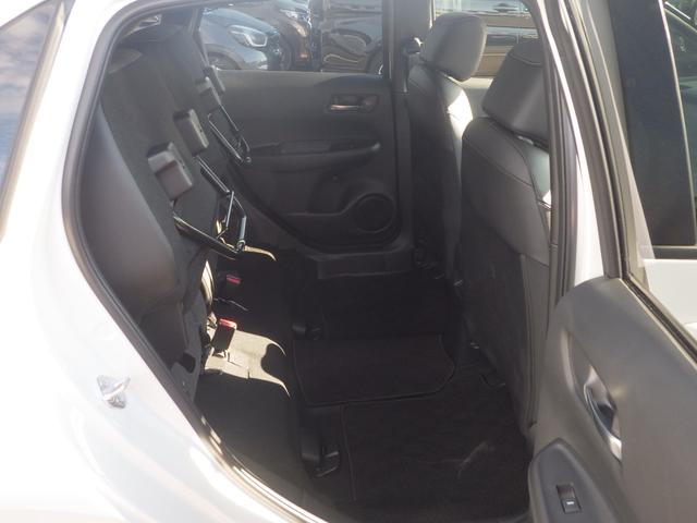 【シートアレンジ】リアシート座面を持ち上げると、背の高い荷物を積むのに便利なトールモードに変身します！多彩なシートアレンジで使い勝手良好！