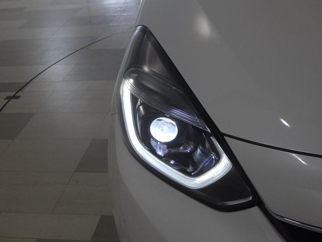 ＬＥＤヘッドライト！省電力で明るく遠くまで照らし、夜道や雨天時などの安心感を高めます☆点灯の瞬間から光量を放つＬＥＤの特性により、トンネルへの進入直後などでも安心感のある視界を提供します！