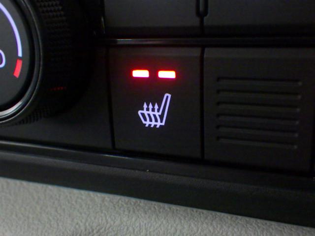 【シートヒーター】冬でも直ぐにシートが暖まって快適♪ＨｉとＬｏの２段階で温度設定が可能です。