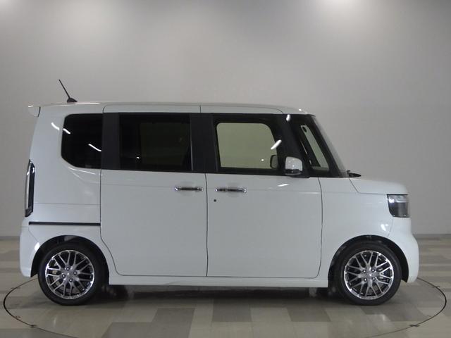 Ｎ－ＢＯＸカスタム ターボ　禁煙・デモＵＰ・９インチＣＯＮＮＥＣＴナビ・前後ドラレコ・ＥＴＣ・スマートキー・両側電動スライドドア・シートヒーター・パドルシフト・カーテンＳＲＳ・ホンダセンシング・パーキングセンサー・ＬＥＤ・アルミ（6枚目）