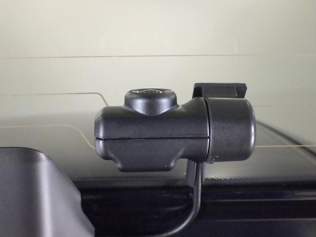 フィット ｅ：ＨＥＶホーム　禁煙車　前後誤発進抑制機能　クリソナ　助手席エアバッグ　運転席エアバッグ　１オナ　アイドリングストップ　ＬＥＤライト　ＵＳＢ接続　バックカメラ　ＡＢＳ　サイドエアバッグ　オートクルーズコントロール（6枚目）