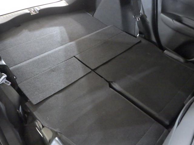 フィット ｅ：ＨＥＶホーム　禁煙車　前後誤発進抑制機能　クリソナ　助手席エアバッグ　運転席エアバッグ　１オナ　アイドリングストップ　ＬＥＤライト　ＵＳＢ接続　バックカメラ　ＡＢＳ　サイドエアバッグ　オートクルーズコントロール（21枚目）