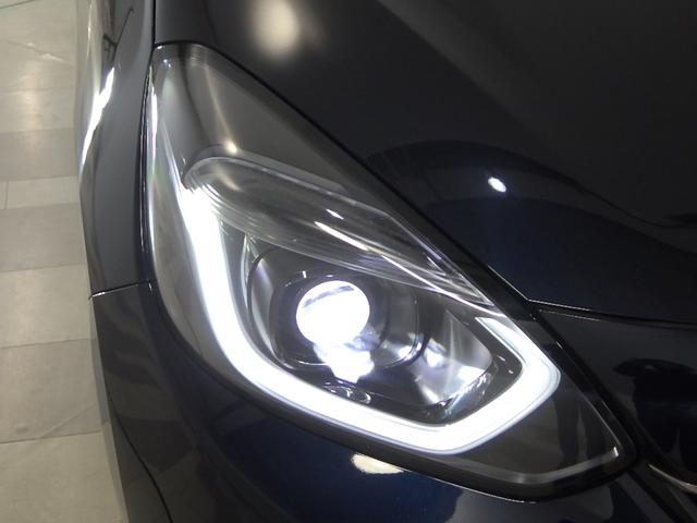 フィット ｅ：ＨＥＶホーム　禁煙車　前後誤発進抑制機能　クリソナ　助手席エアバッグ　運転席エアバッグ　１オナ　アイドリングストップ　ＬＥＤライト　ＵＳＢ接続　バックカメラ　ＡＢＳ　サイドエアバッグ　オートクルーズコントロール（26枚目）