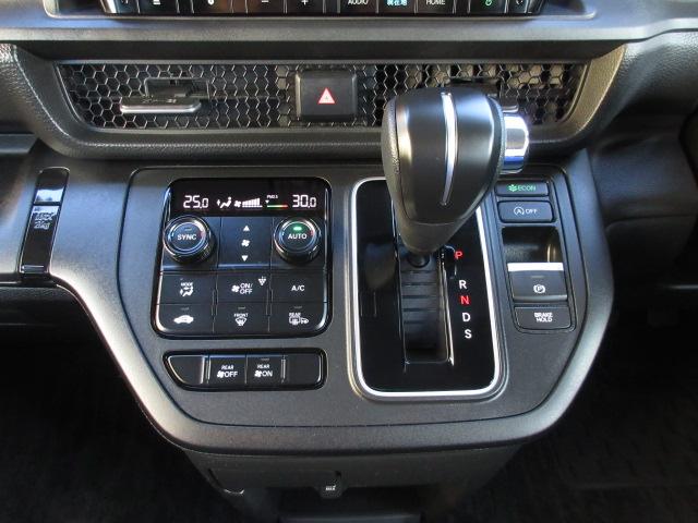 ステップワゴン エアー　禁煙車　盗難防止システム　１オナ　ＴＵＲＢＯ　踏み間違い防止　リアカメラ　サイドエアバッグ　オートクルーズコントロール　横滑り防止　フルセグＴＶ　ＵＳＢ　クリアランスソナー　ＥＴＣ車載器　スマートキー（10枚目）