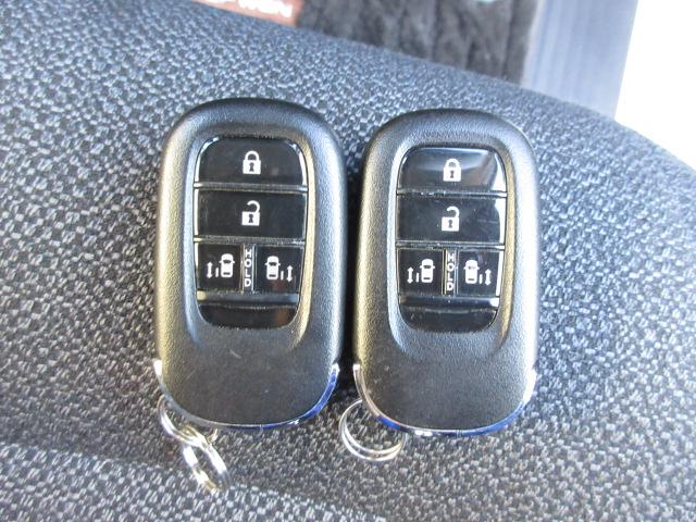 ステップワゴン エアー　禁煙車　盗難防止システム　１オナ　ＴＵＲＢＯ　踏み間違い防止　リアカメラ　サイドエアバッグ　オートクルーズコントロール　横滑り防止　フルセグＴＶ　ＵＳＢ　クリアランスソナー　ＥＴＣ車載器　スマートキー（28枚目）