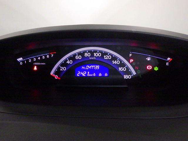 フリード Ｇジャストセレクション　禁煙車　Ｂモニター　スマトキー　ワンオナ　助手席エアバッグ　ＡＵＴＯエアコン　１セグ　パワステ　ナビＴＶ　両側スライド片側電動　ＥＴＣ　イモビ　運転席エアバッグ　ＰＷ　ＡＢＳ　ＤＶＤ再生　３列シート（7枚目）