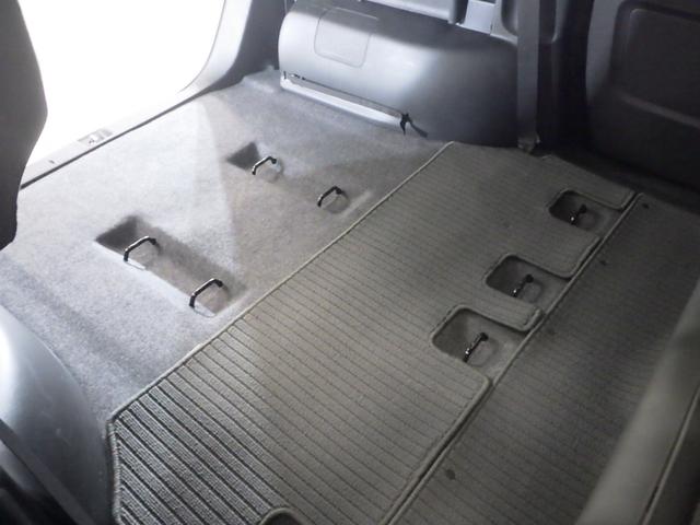 フリード Ｇジャストセレクション　禁煙車　Ｂモニター　スマトキー　ワンオナ　助手席エアバッグ　ＡＵＴＯエアコン　１セグ　パワステ　ナビＴＶ　両側スライド片側電動　ＥＴＣ　イモビ　運転席エアバッグ　ＰＷ　ＡＢＳ　ＤＶＤ再生　３列シート（18枚目）