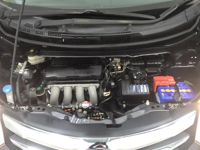 フリード Ｇジャストセレクション　禁煙車　Ｂモニター　スマトキー　ワンオナ　助手席エアバッグ　ＡＵＴＯエアコン　１セグ　パワステ　ナビＴＶ　両側スライド片側電動　ＥＴＣ　イモビ　運転席エアバッグ　ＰＷ　ＡＢＳ　ＤＶＤ再生　３列シート（25枚目）