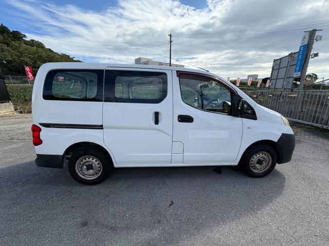 ＮＶ２００バネットバン 　キーレスエントリー・ＨＩＤ・展示、試乗車・ホワイト・エアコン・パワーステアリング（8枚目）
