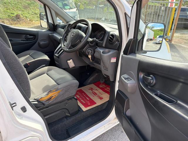 ＮＶ２００バネットバン 　キーレスエントリー・ＨＩＤ・展示、試乗車・ホワイト・エアコン・パワーステアリング（20枚目）