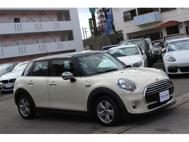 ＭＩＮＩ クーパー　ディーラー車　禁煙車　スマートキー　プッシュスタート　アイドリングストップ　本土仕入れ（5枚目）