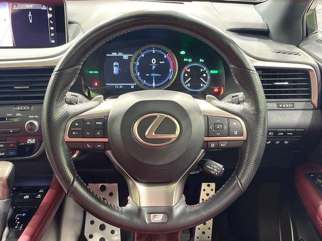 ＲＸ ＲＸ４５０ｈ　Ｆスポーツ　禁煙車　サンルーフ　ＴＲＤエアロ　純正１２型ナビ　全周囲カメラ　レーダークルーズ　電動リアゲート　レザーシート　全席シートヒーター　前席シートエアコン　コーナーセンサー　純正２０インチアルミ（13枚目）