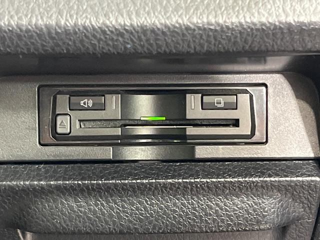 ヴォクシー ＺＳ　煌　禁煙車　後席モニター　１０型ＢＩＧＸ　フルセグ　バックカメラ　両側電動スライド　ＬＥＤヘッド　フォグランプ　純正１６インチアルミ　ＥＴＣ　アイドリングストップ　ＤＶＤ再生　オートライト　オートエアコン（7枚目）