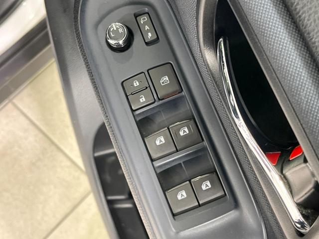 ヴォクシー ＺＳ　煌　禁煙車　後席モニター　１０型ＢＩＧＸ　フルセグ　バックカメラ　両側電動スライド　ＬＥＤヘッド　フォグランプ　純正１６インチアルミ　ＥＴＣ　アイドリングストップ　ＤＶＤ再生　オートライト　オートエアコン（34枚目）