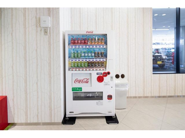 ヴォクシー ＺＳ　煌　禁煙車　後席モニター　１０型ＢＩＧＸ　フルセグ　バックカメラ　両側電動スライド　ＬＥＤヘッド　フォグランプ　純正１６インチアルミ　ＥＴＣ　アイドリングストップ　ＤＶＤ再生　オートライト　オートエアコン（77枚目）